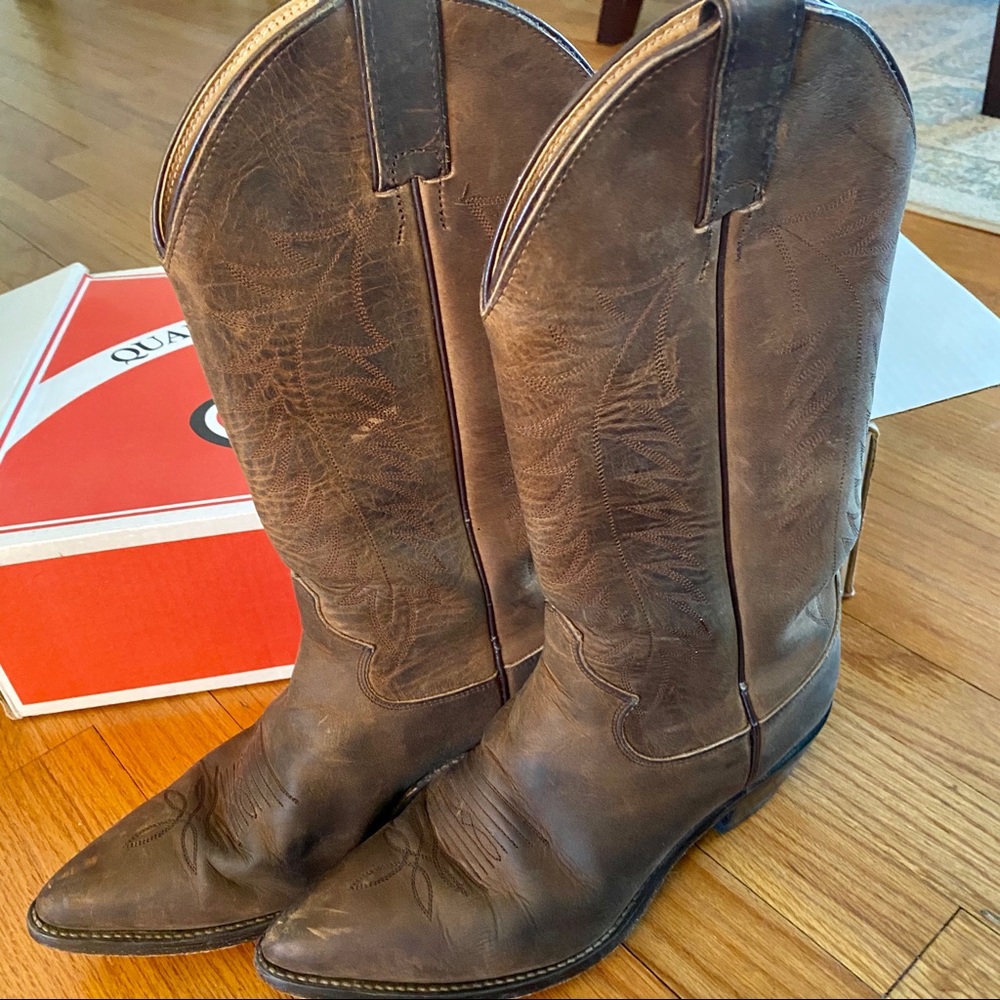 Cowgirl boots!  In great shape!